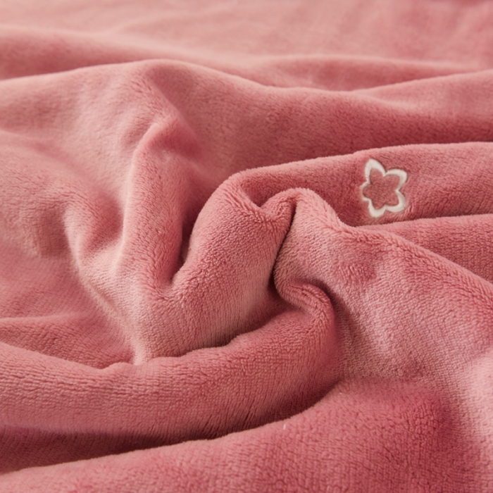 91家纺网 家纺一手货源 找家纺 朗莎家纺 2020新款羊羔绒+牛奶绒毛毯 三只小熊-豆沙