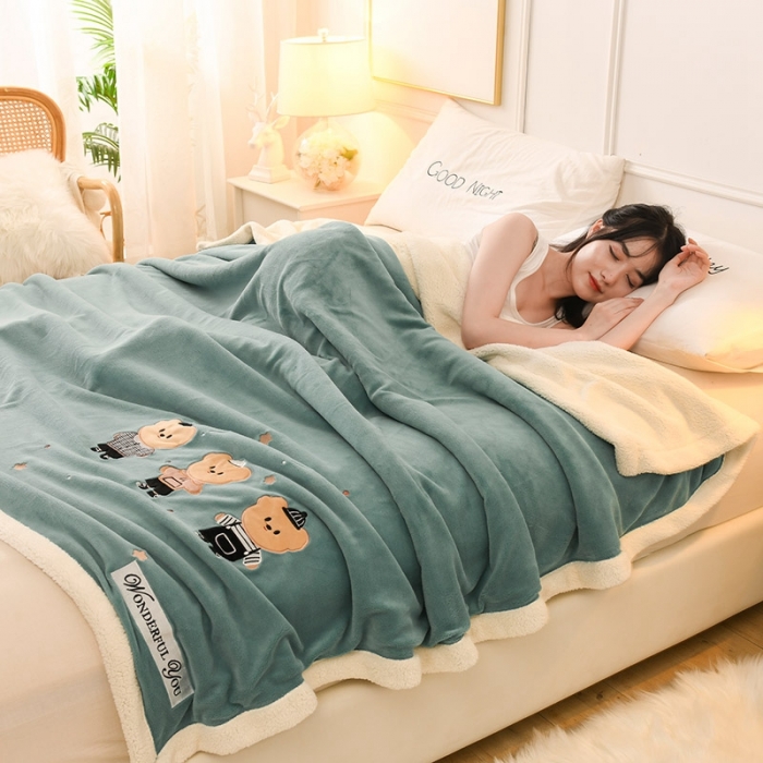 91家纺网 家纺一手货源 找家纺 朗莎家纺 2020新款羊羔绒+牛奶绒毛毯 三只小熊-湖蓝