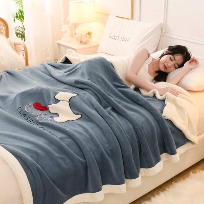 91家纺网 家纺一手货源 找家纺 朗莎家纺 2020新款羊羔绒+牛奶绒毛毯 神奇狗-宾利蓝