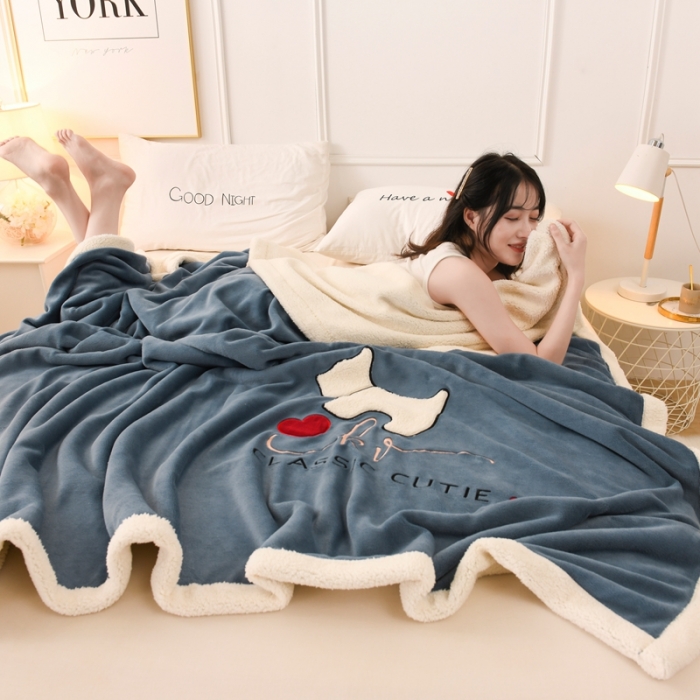 91家纺网 家纺一手货源 找家纺 朗莎家纺 2020新款羊羔绒+牛奶绒毛毯 神奇狗-宾利蓝