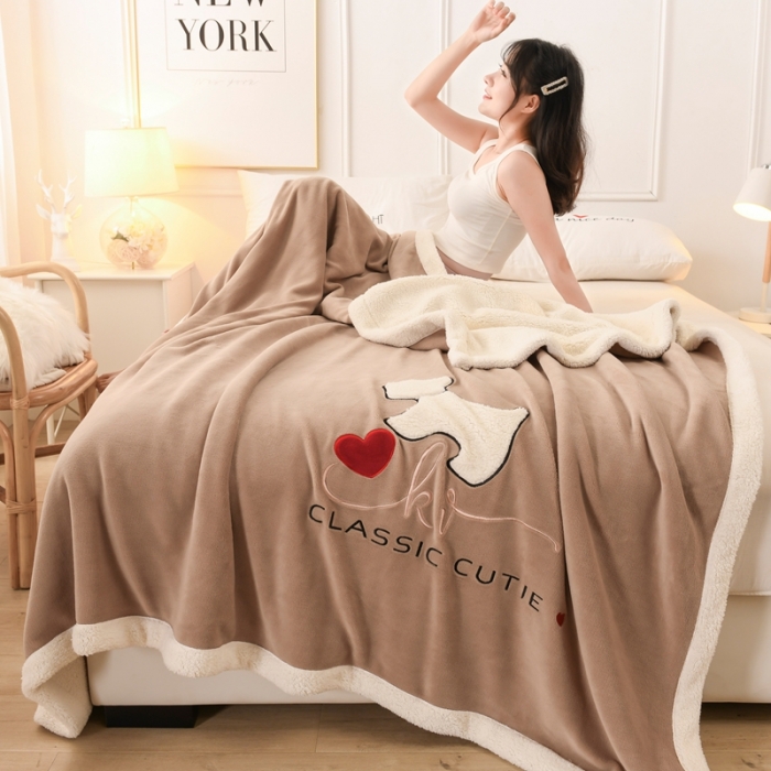 91家纺网 家纺一手货源 找家纺 朗莎家纺 2020新款羊羔绒+牛奶绒毛毯 神奇狗-卡其