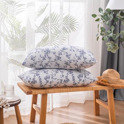 91家纺网 家纺一手货源 找家纺 （总）新丽佳 赠品网销赠品枕芯枕头青花瓷系列40x70