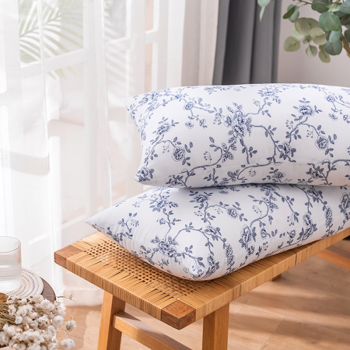 91家纺网 家纺一手货源 找家纺 新丽佳 赠品网销赠品枕芯学生舒适枕头青花瓷系列40x70