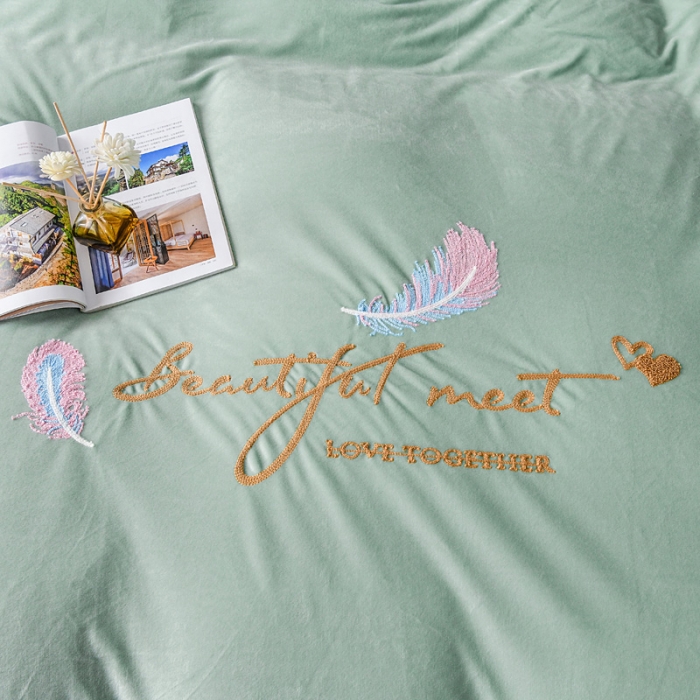 91家纺网 家纺一手货源 找家纺 金米诺 2020新款宝宝绒绣花四件套 豆绿