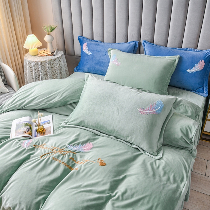 91家纺网 家纺一手货源 找家纺 金米诺 2020新款宝宝绒绣花四件套 豆绿