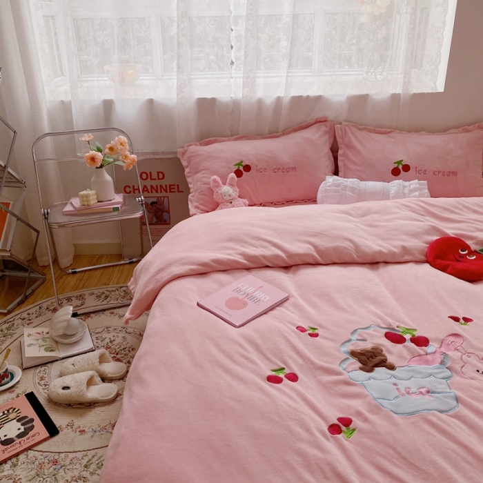 91家纺网 家纺一手货源 找家纺 （总）星期八2020新款230g双面小熊系列牛奶绒四件套