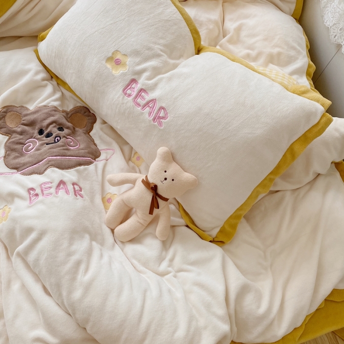 91家纺网 家纺一手货源 找家纺 星期八2020新款230g双面小熊系列牛奶绒四件套 呆呆熊米