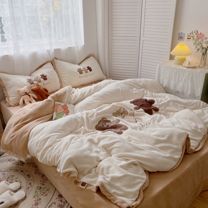 91家纺网 家纺一手货源 找家纺 星期八2020新款230g双面小熊系列牛奶绒四件套 三只熊米