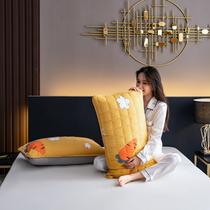 91家纺网 家纺一手货源 找家纺 圣比熊 防水枕套一对装双人枕套长枕套枕头套枕芯套萝卜黄