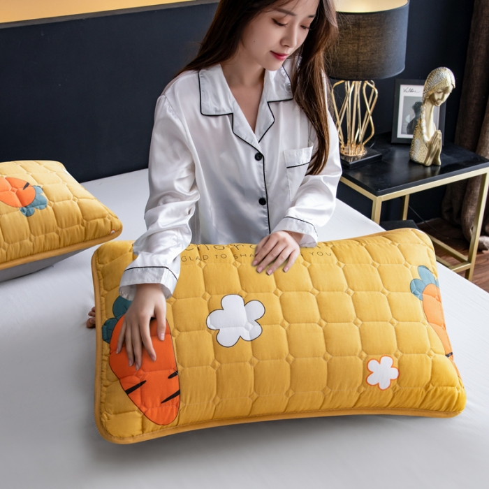 91家纺网 家纺一手货源 找家纺 圣比熊 防水枕套一对装双人枕套长枕套枕头套枕芯套萝卜黄