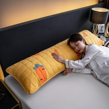 91家纺网 家纺一手货源 找家纺 圣比熊 防水枕套一对装双人枕套长枕套枕头套枕芯套萝卜黄