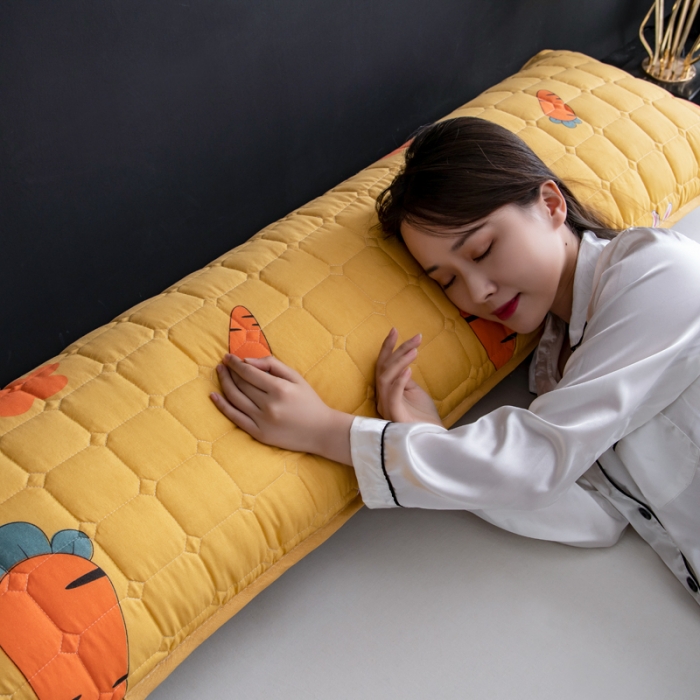 91家纺网 家纺一手货源 找家纺 圣比熊 防水枕套一对装双人枕套长枕套枕头套枕芯套萝卜黄