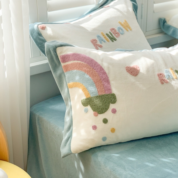 91家纺网 家纺一手货源 找家纺 星野 2020新款牛奶绒太阳雨系列四件套 蔚蓝