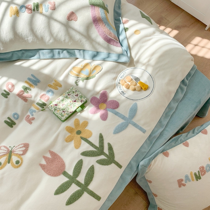 91家纺网 家纺一手货源 找家纺 星野 2020新款牛奶绒太阳雨系列四件套 蔚蓝