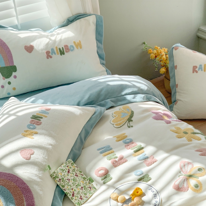 91家纺网 家纺一手货源 找家纺 星野 2020新款牛奶绒太阳雨系列四件套 蔚蓝