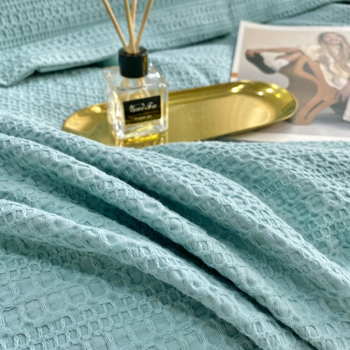 91家纺网 家纺一手货源 找家纺 三沁家居 2023新款华夫格立体提花磨毛保暖四件套 遇见-湖蓝