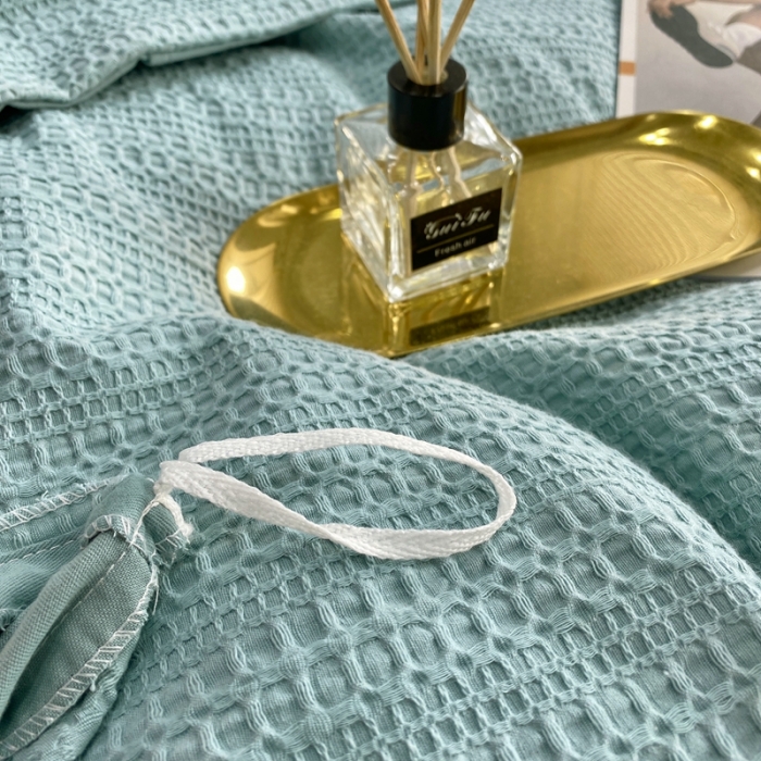 91家纺网 家纺一手货源 找家纺 三沁家居 2023新款华夫格立体提花磨毛保暖四件套 遇见-湖蓝