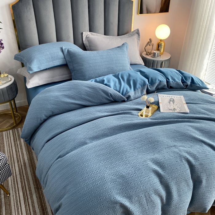 91家纺网 家纺一手货源 找家纺 三沁家居 2023新款华夫格立体提花磨毛保暖四件套 遇见-蓝灰