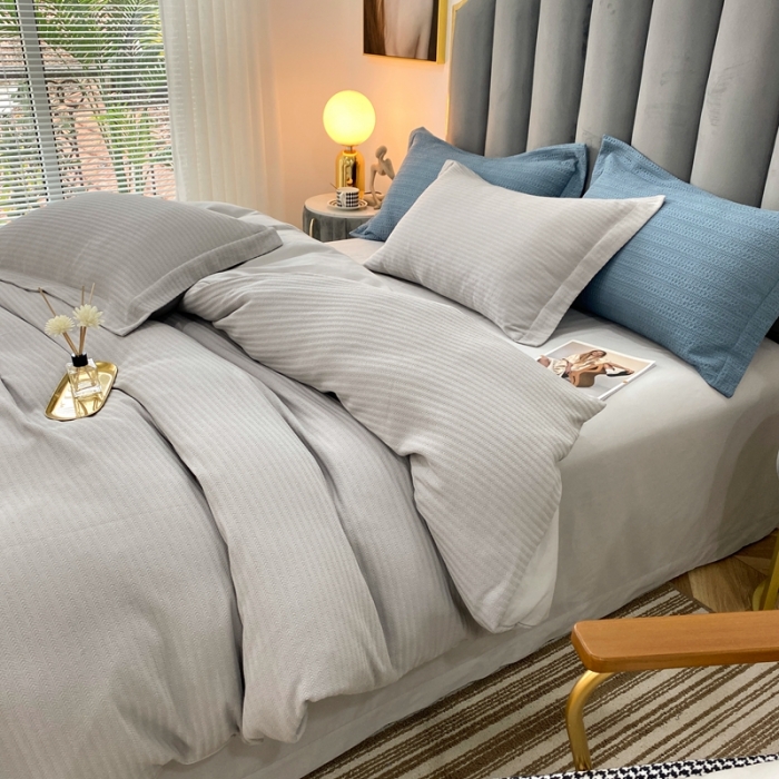 91家纺网 家纺一手货源 找家纺 三沁家居 2023新款华夫格立体提花磨毛保暖四件套 遇见-浅灰