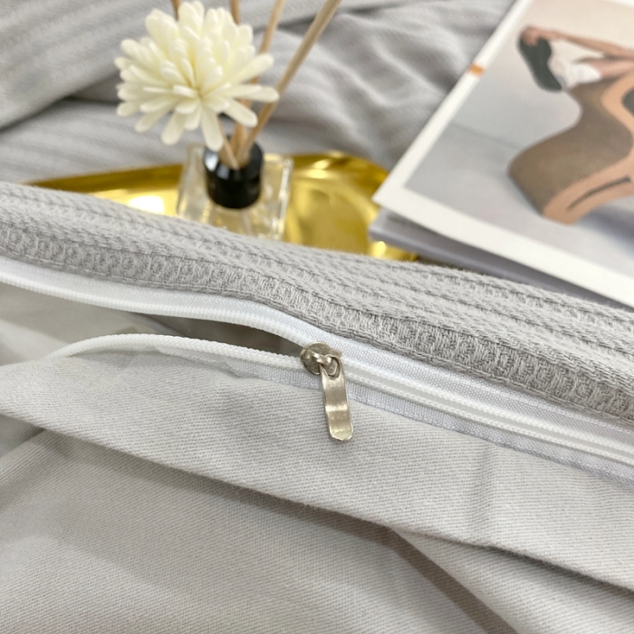 91家纺网 家纺一手货源 找家纺 三沁家居 2023新款华夫格立体提花磨毛保暖四件套 遇见-浅灰