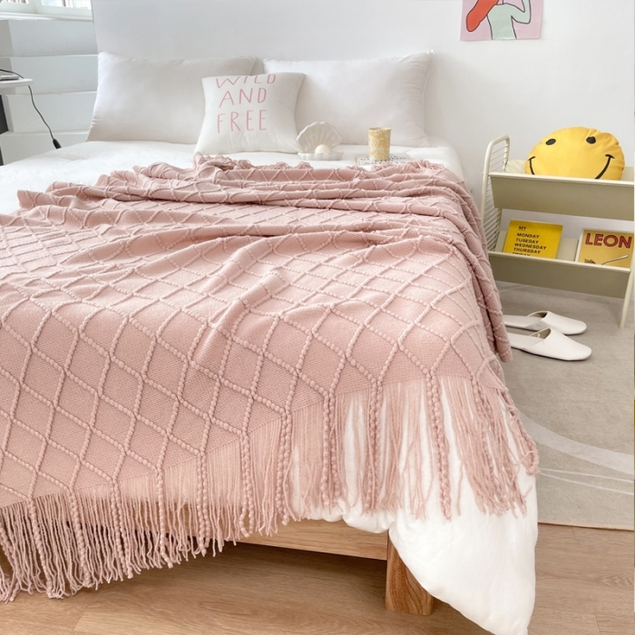 91家纺网 家纺一手货源 找家纺 朴尔针织流苏搭毯搭巾盖毯沙发巾床尾毯床尾旗酒店毯毛毯 嫩粉色