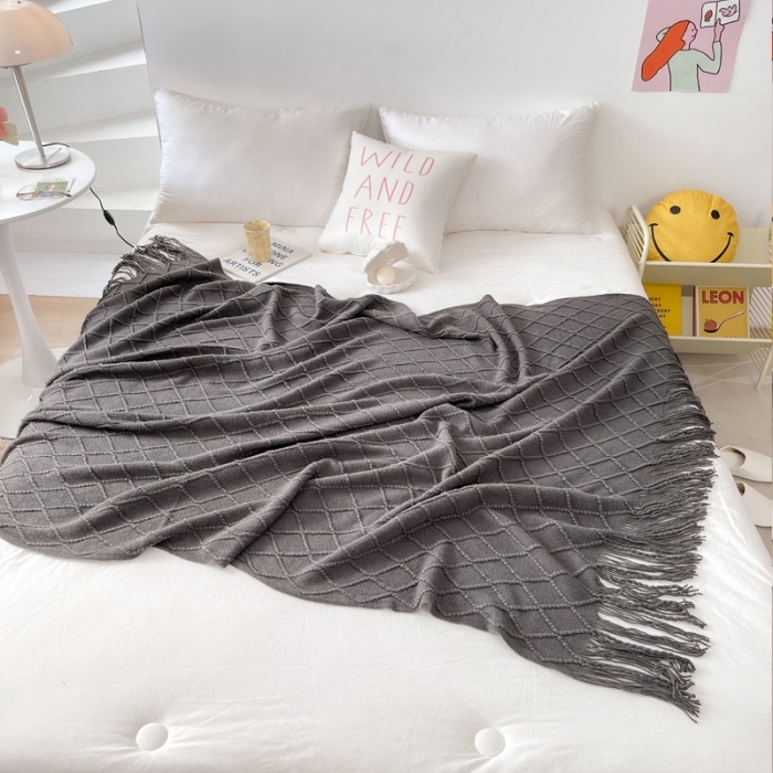 91家纺网 家纺一手货源 找家纺 朴尔针织流苏搭毯搭巾盖毯沙发巾床尾毯床尾旗酒店毯毛毯 碳灰色