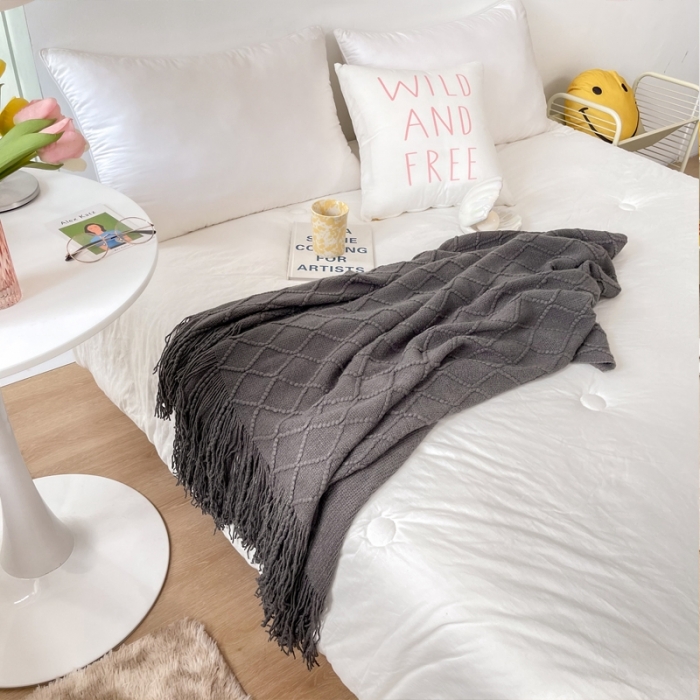 91家纺网 家纺一手货源 找家纺 朴尔针织流苏搭毯搭巾盖毯沙发巾床尾毯床尾旗酒店毯毛毯 碳灰色