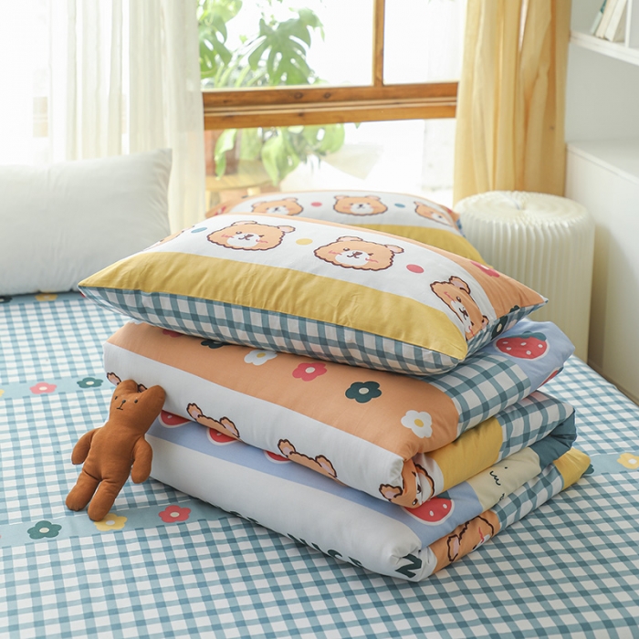 91家纺网 家纺一手货源 找家纺 感遇家纺 2021年春夏新品全棉四件套纯棉三件套 抱抱熊