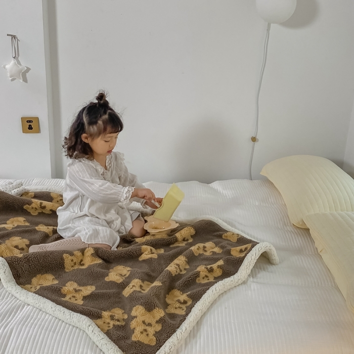 91家纺网 家纺一手货源 找家纺 （总）萝莉家纺 2021新款小熊双面羊羔绒暖肤毯