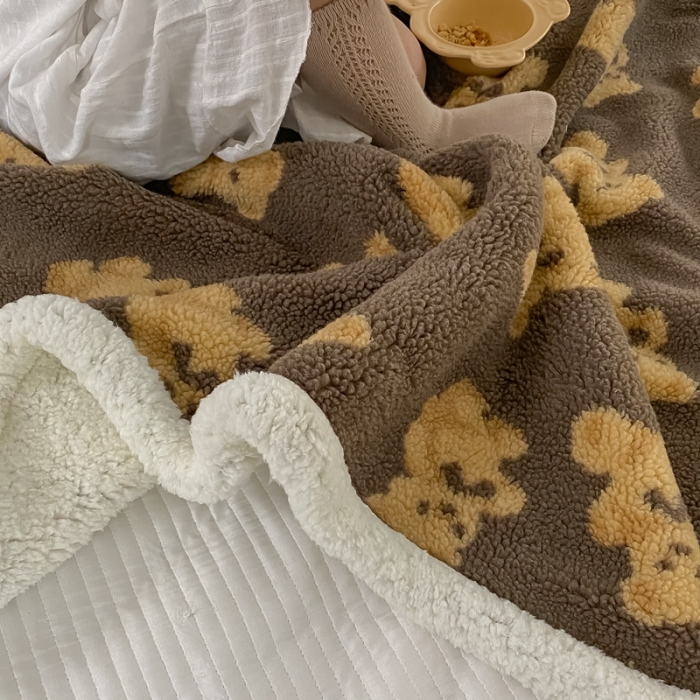 91家纺网 家纺一手货源 找家纺 （总）萝莉家纺 2021新款小熊双面羊羔绒暖肤毯