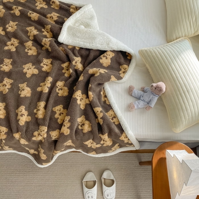 91家纺网 家纺一手货源 找家纺 萝莉家纺 2021新款小熊双面羊羔绒暖肤毯 熊-咖色