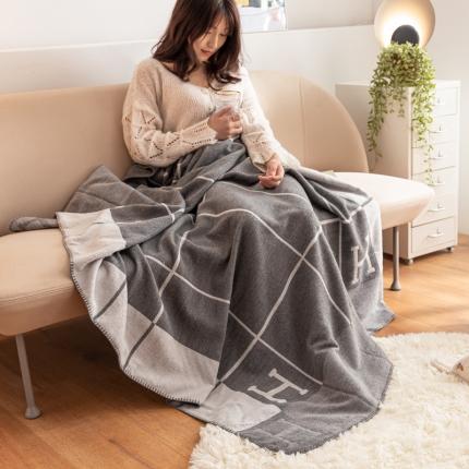 91家纺网 家纺一手货源 找家纺 朴尔国际披肩流苏针织毯夏被午睡盖毯休闲毯小毯子 深沉灰