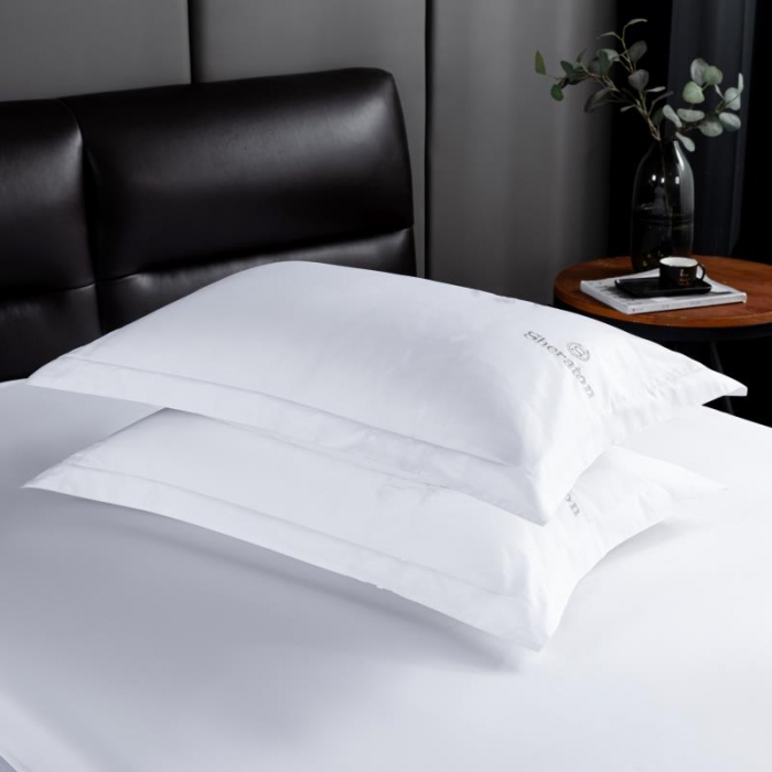 91家纺网 家纺一手货源 找家纺 总刺绣定制酒店LOGO纯棉枕套58*88 