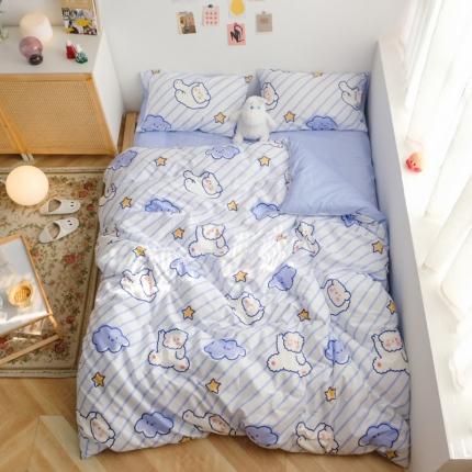 91家纺网 家纺一手货源 找家纺 桃子 2021新款纯棉13372文艺生活熊熊卡通系列四件套 线条熊蓝