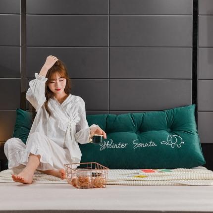 91家纺网 家纺一手货源 找家纺 （总）一兰 臻绒刺绣三角靠垫床头靠枕榻榻米靠背抱枕米娅系列