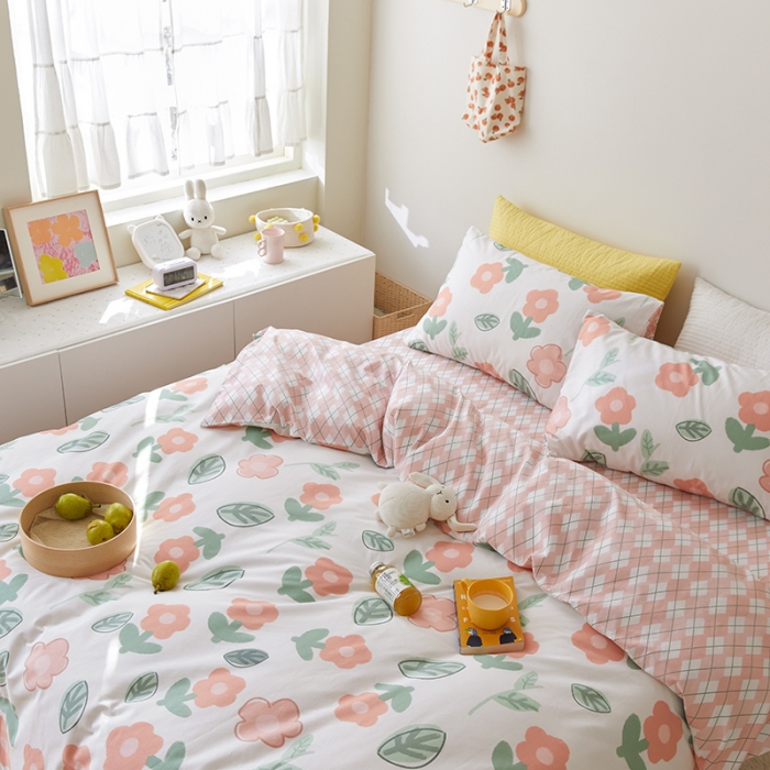 91家纺网 家纺一手货源 找家纺 窝米 2021新款春季全棉卡通四件套 小花蕾