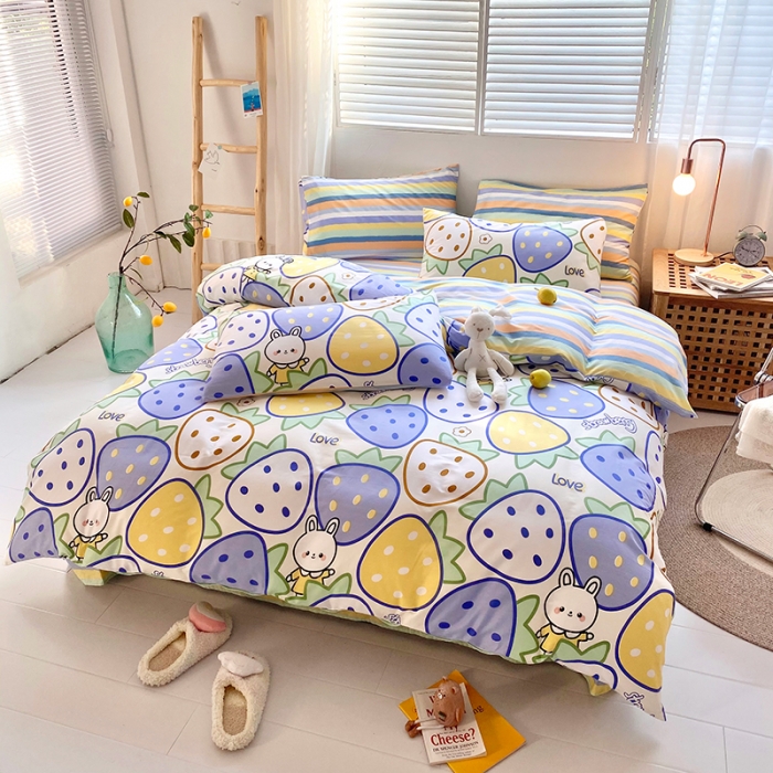 91家纺网 家纺一手货源 找家纺 仟网汇 2021新款春夏全棉小清新卡通系列四件套 草莓乐园