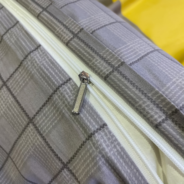 91家纺网 家纺一手货源 找家纺 金爱家 2021新款全棉13372四件套条格简约系列 皇家风情