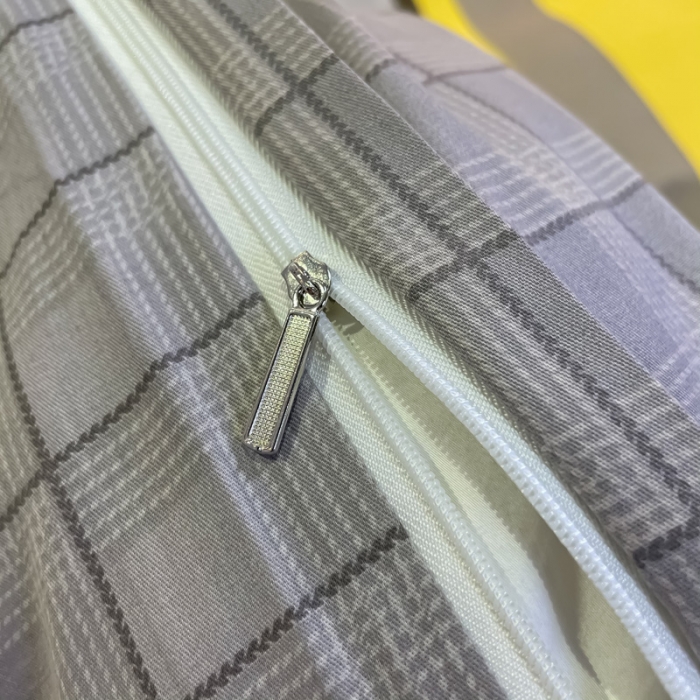 91家纺网 家纺一手货源 找家纺 金爱家 2021新款全棉13372四件套条格简约系列 皇家风情