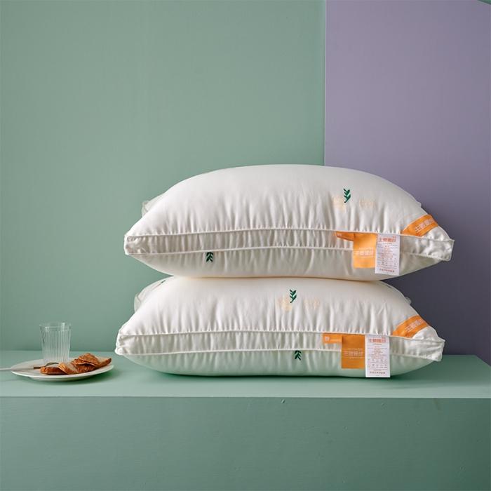 91家纺网 家纺一手货源 找家纺 赛格时代家居  生姜暖绒绣花立体羽丝绒枕