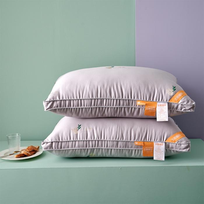 91家纺网 家纺一手货源 找家纺 赛格时代家居  生姜暖绒绣花立体羽丝绒枕