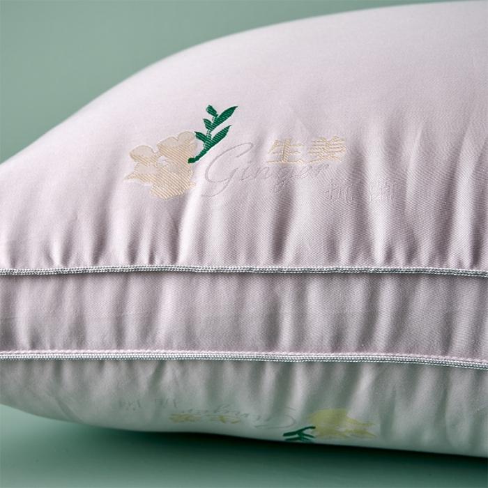 91家纺网 家纺一手货源 找家纺 赛格时代家居  生姜暖绒绣花立体羽丝绒枕