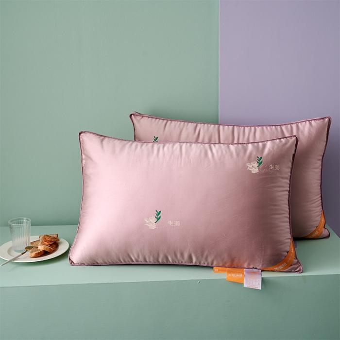 91家纺网 家纺一手货源 找家纺 赛格时代家居  生姜暖绒绣花立体羽丝绒枕