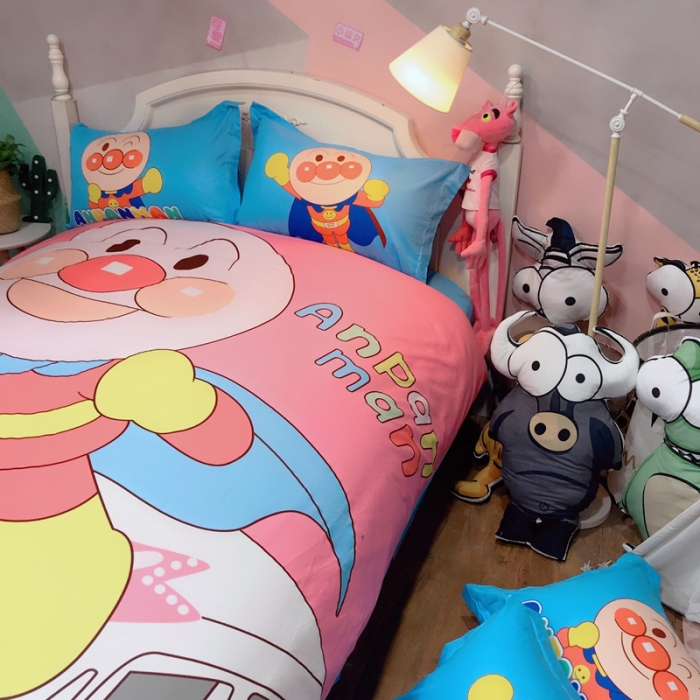 91家纺网 家纺一手货源 找家纺 金爱家 2021新款13070卡通全棉四件套 独家粉面包超人