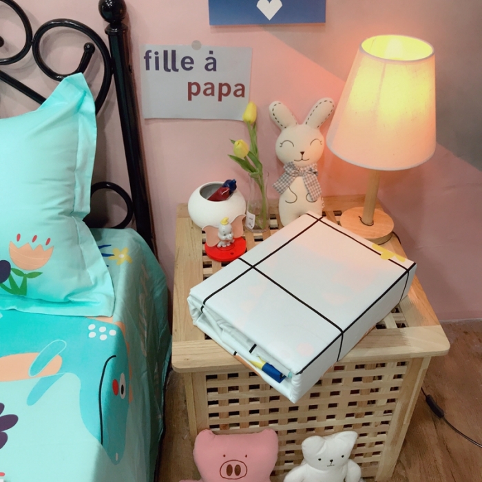 91家纺网 家纺一手货源 找家纺 金爱家 2021新款13070卡通全棉四件套 独家恐龙森林白