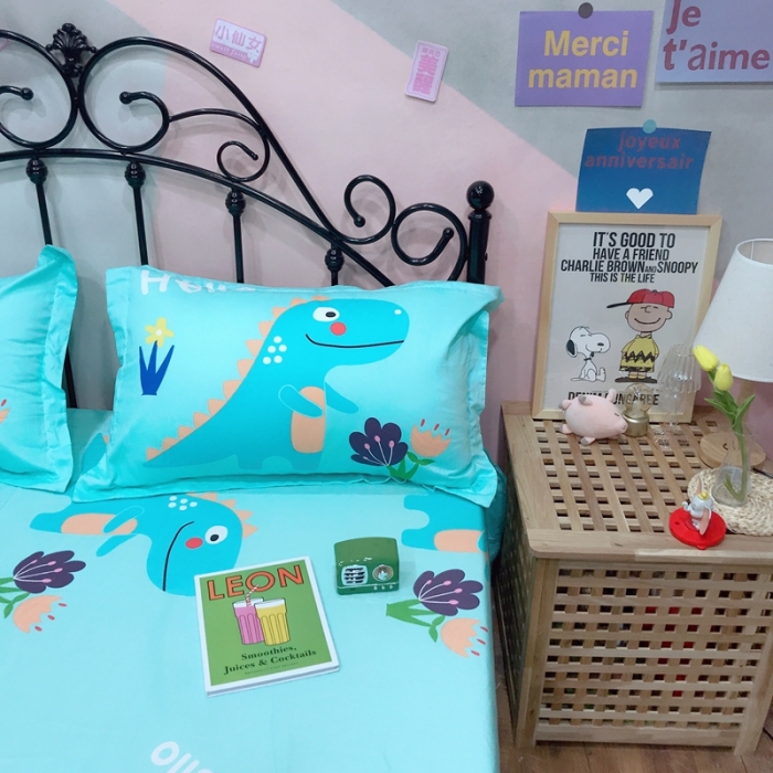 91家纺网 家纺一手货源 找家纺 金爱家 2021新款13070卡通全棉四件套 独家恐龙森林绿