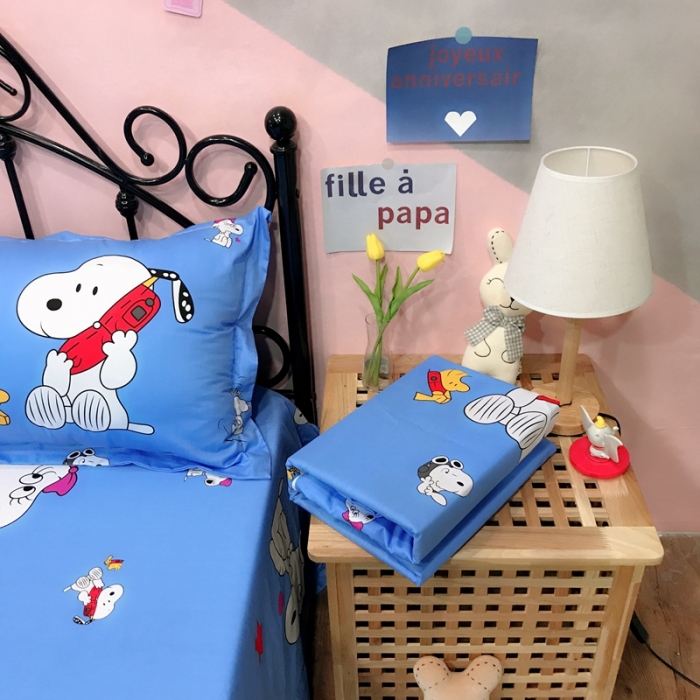 91家纺网 家纺一手货源 找家纺 金爱家 2021新款13070卡通全棉四件套 史努比蓝