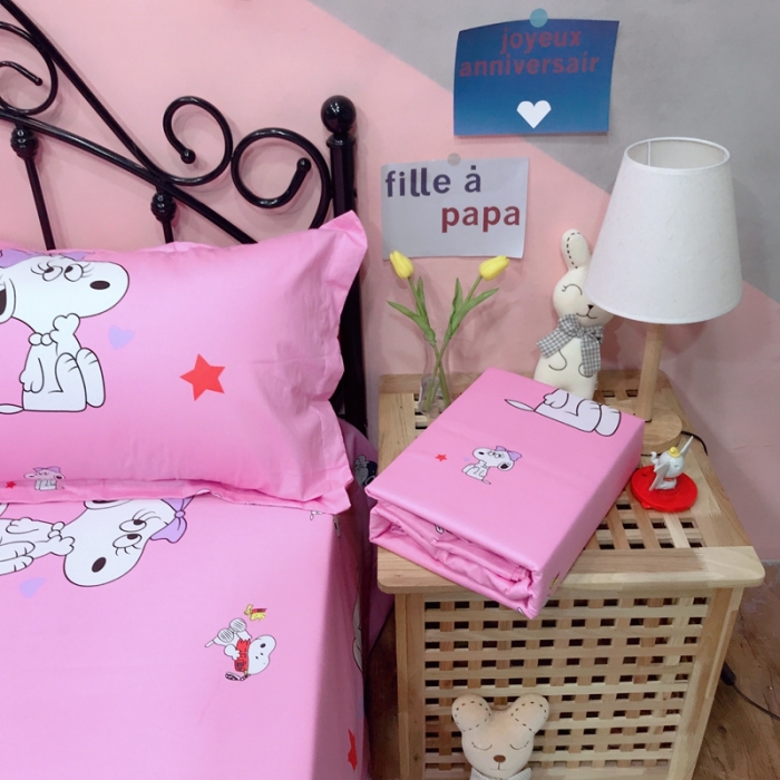 91家纺网 家纺一手货源 找家纺 金爱家 2021新款13070卡通全棉四件套 休闲史努比粉