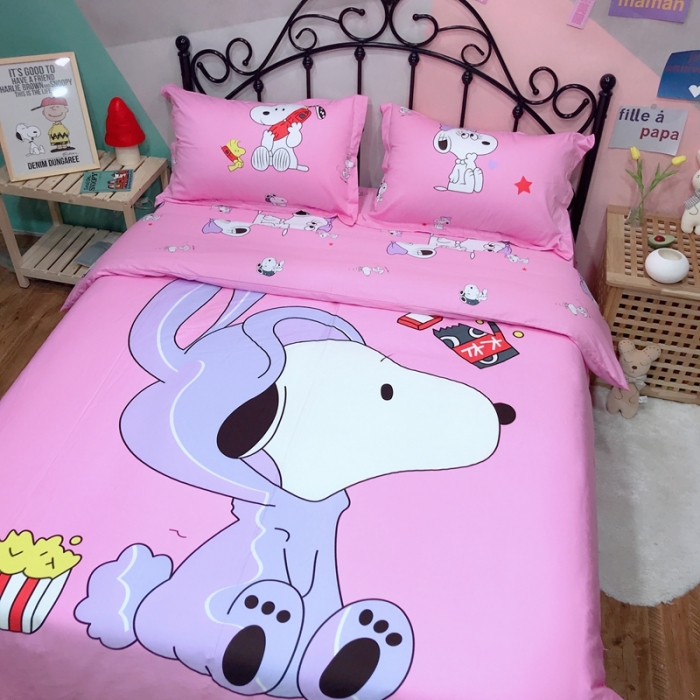 91家纺网 家纺一手货源 找家纺 金爱家 2021新款13070卡通全棉四件套 休闲史努比粉