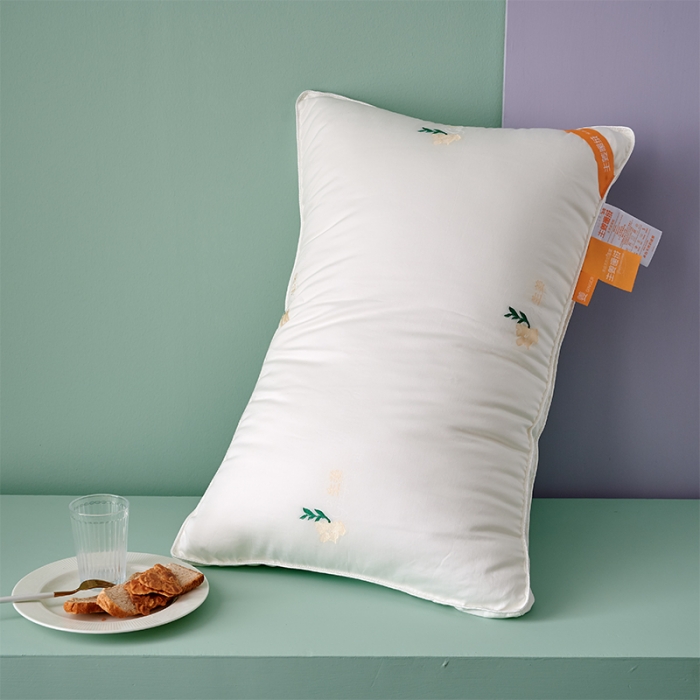 91家纺网 家纺一手货源 找家纺 （总）赛格时代家居  生姜暖绒绣花立体羽丝绒枕